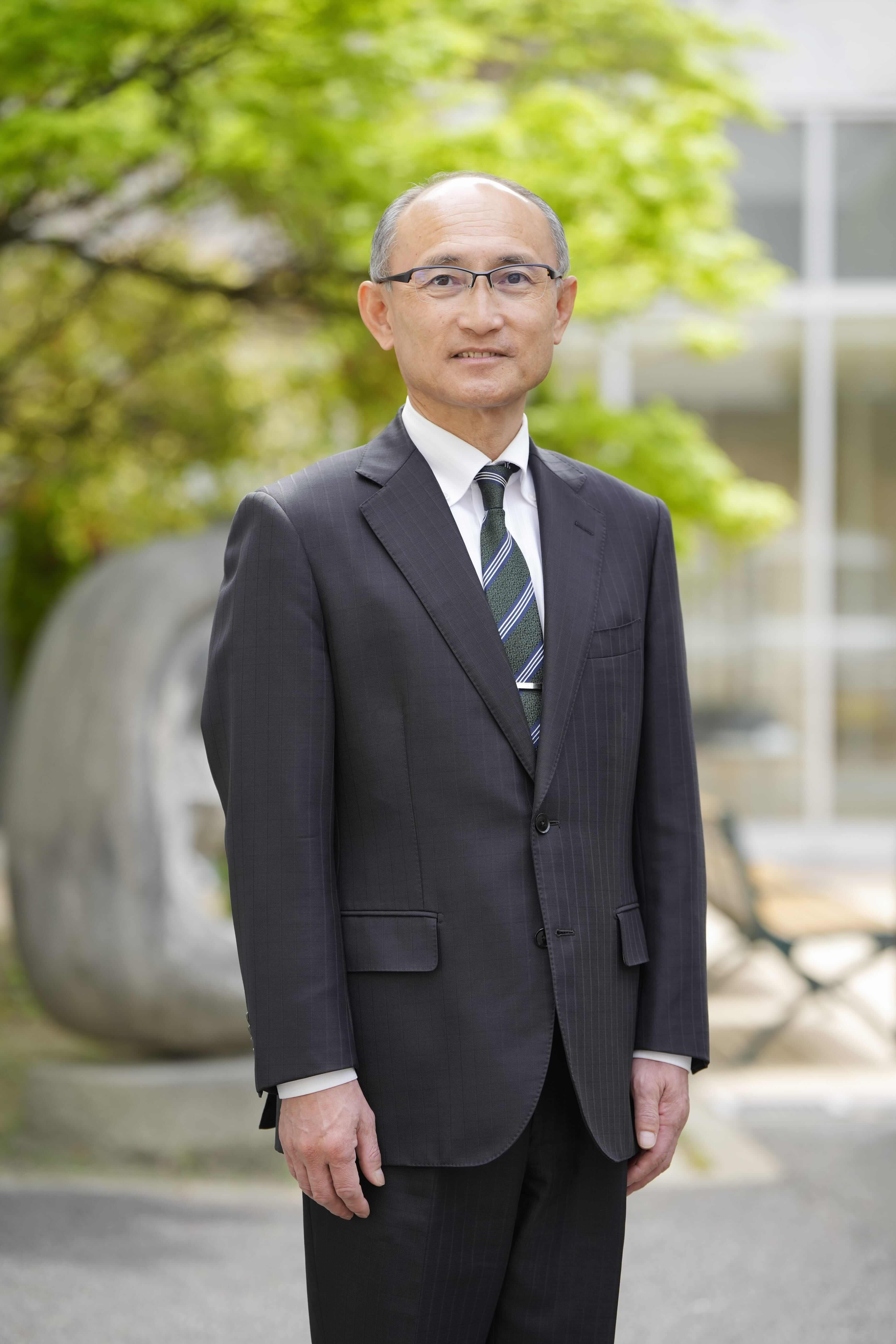 校長小島寿文氏の写真