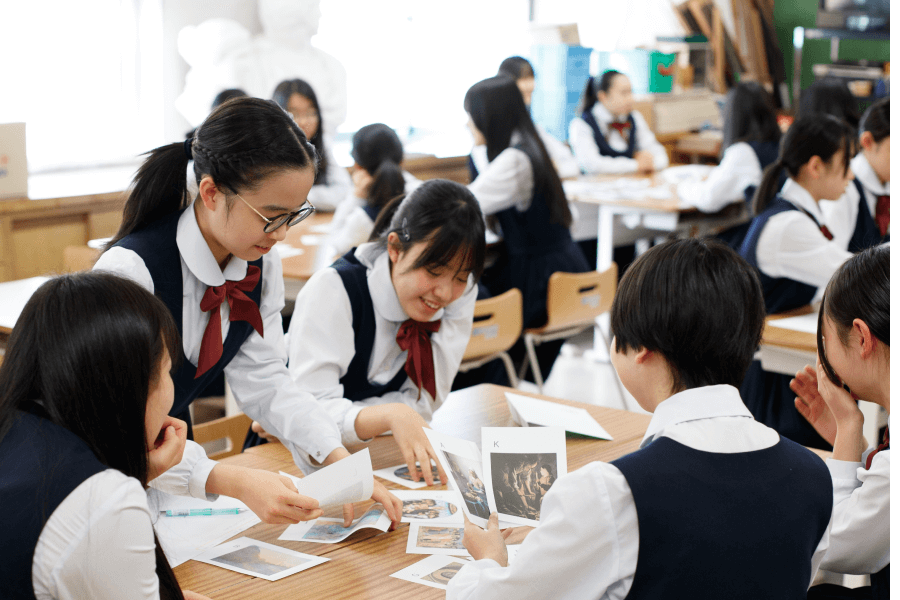 美術の授業の様子