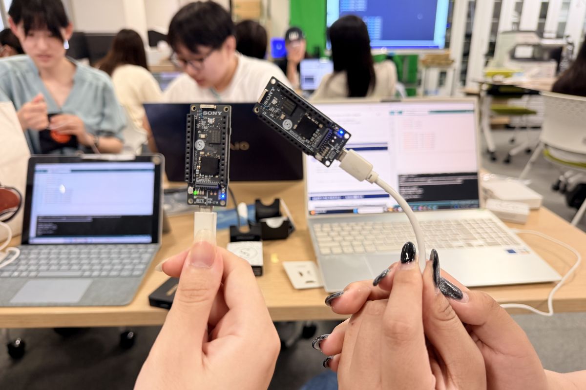 SonyのIoTデバイス「SPRESENSE」を初めて手にする学生